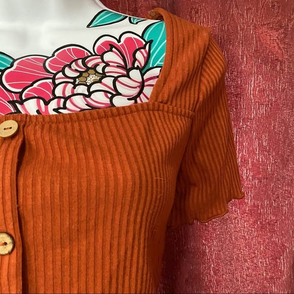 Iris Orange Ribbed Button Front Short Sleeve Top - Picture 2 of 4